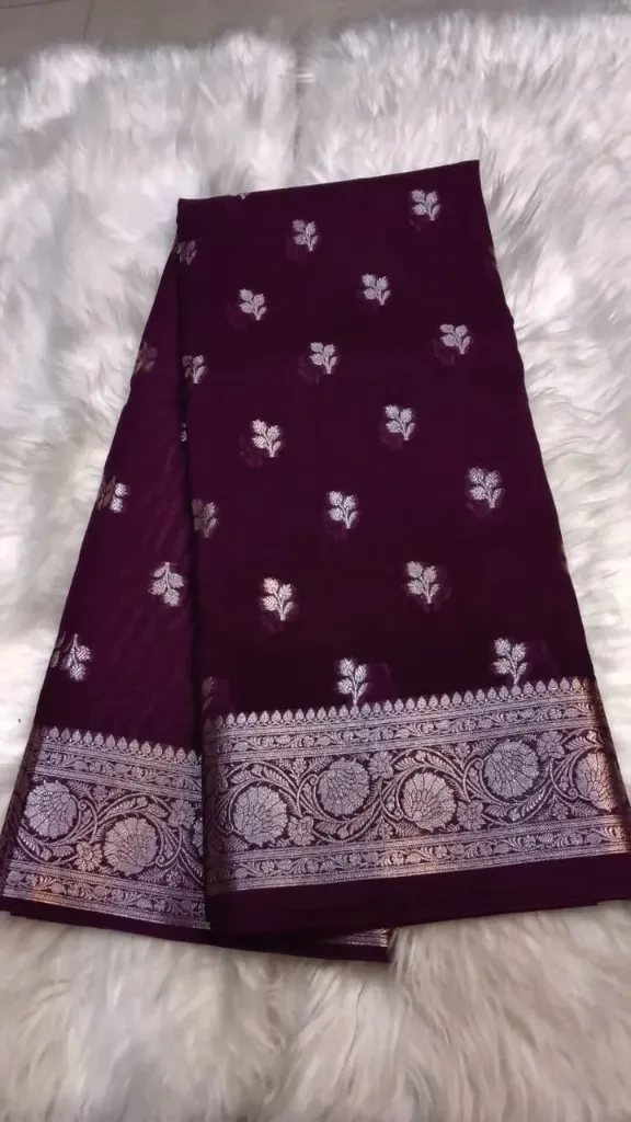 Varanasi Stock-Flower With Leaf Pattern (Grape Vine)